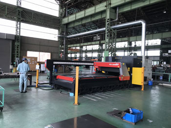 レーザー加工機
